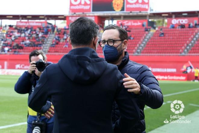 Bordalás saluda a Luis García Plaza en el Mallorca-Valencia (Foto: LaLiga).