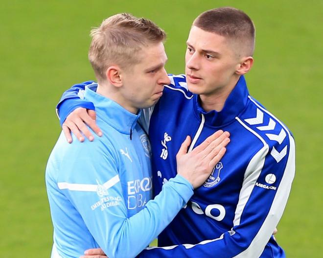 Zinchenko y Mykolenko, emocionados antes del Everton-Manchester City.