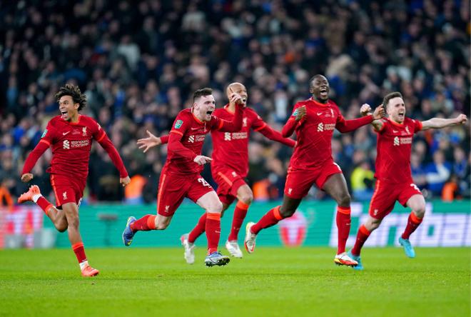 Celebración de los jugadores del Liverpool tras ganar la Carabao Cup (Foto: Cordon Press).