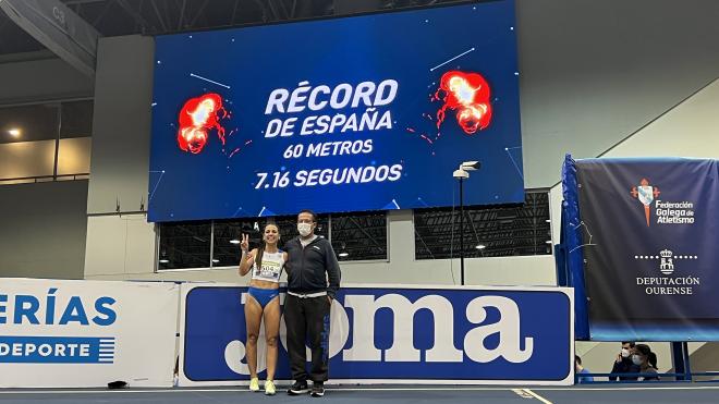 Maribel Pérez celebra su récord de España.