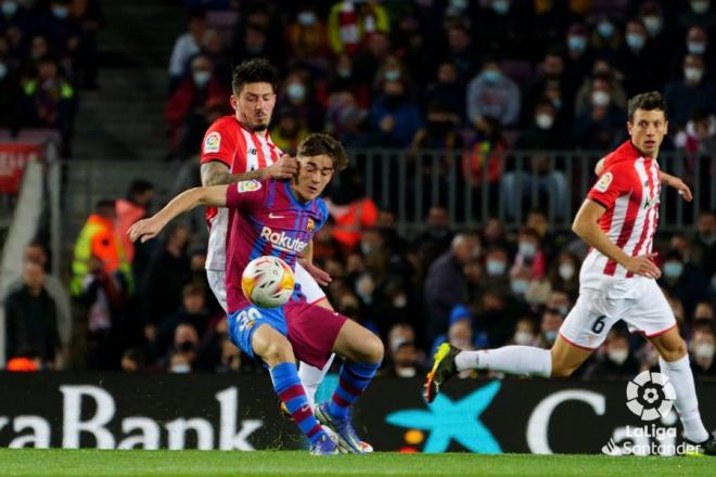 Unai Vencedor sumó minutos ante el Barça en el Camp Nou tras volver a jugar en el derbi (Foto: LaLiga).