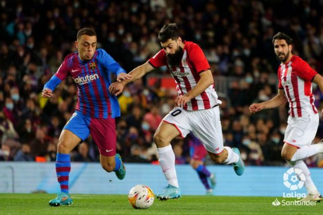 Villalibre ante el Barça en el Camp Nou (Foto: LaLiga).