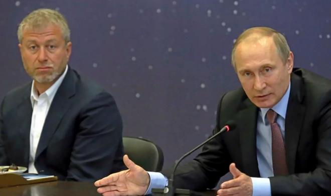 Roman Abramovich y Vladimir Putin, juntos en una foto de archivo.