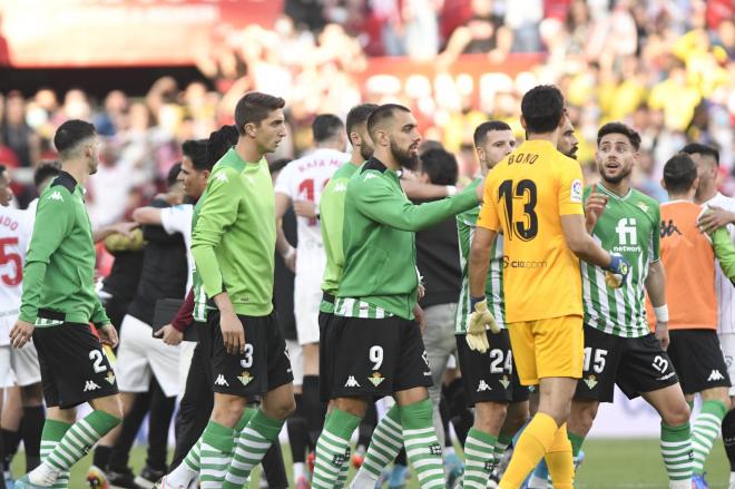 Bono, tras el derbi ante el Betis (Foto: Kiko Hurtado).