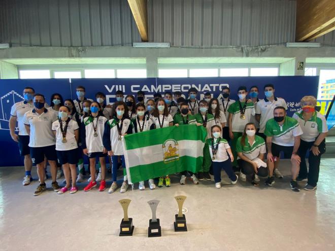 Equipo de la selección andaluza de natación en el Campeonato por Autonomías.