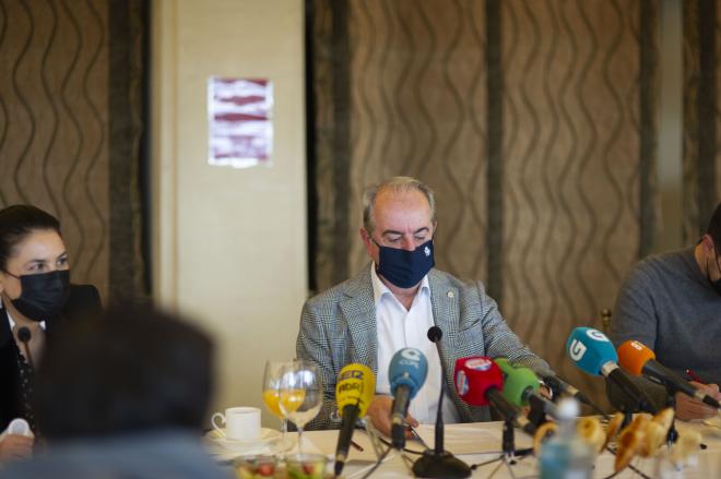 Antonio Couceiro durante un desayuno con la prensa (Foto: RCD).