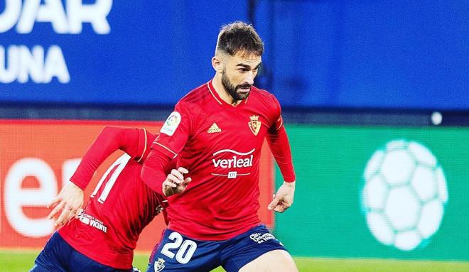 Adrián López, en un partido con Osasuna (Foto: @adrianlopezoficial).