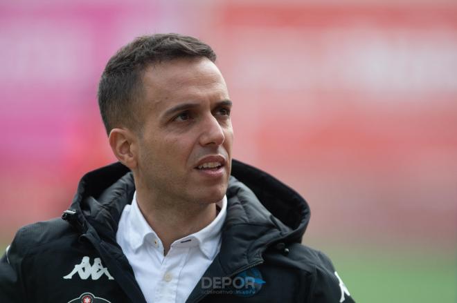 Borja Jiménez, entrenador del Deportivo, fue el blanco de las críticas por el juego (Foto: RCD).