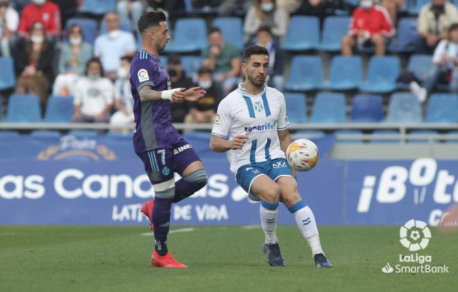 Sergio León ante el Tenerife en el Heliodoro (Foto: LaLiga).