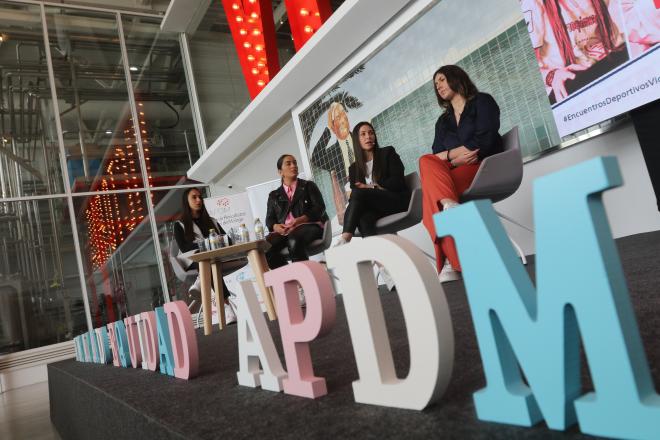 Las protagonistas de los 'Encuentros deportivos' de la APDM en la Semana de la Mujer.