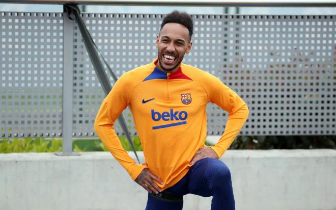 Aubameyang, en una sesión del Barcelona: siempre con una sonrisa (Foto: FCB).