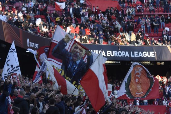 Inicio del partido, Sevilla-West Ham. (Foto: Kiko Hurtado).