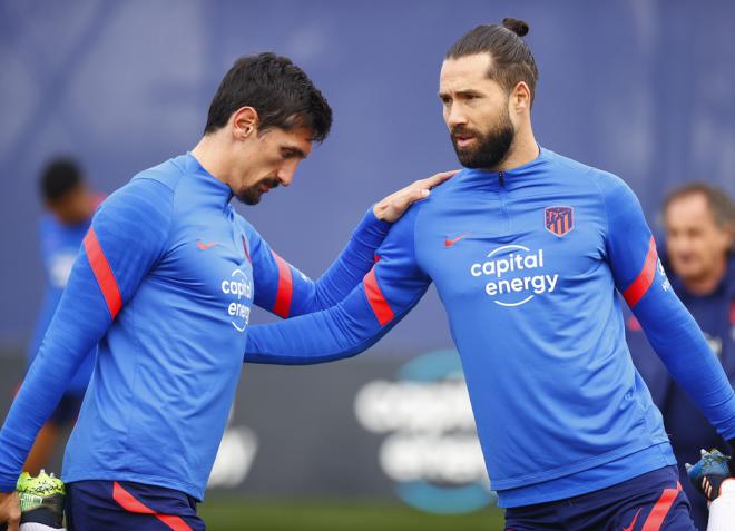 Stefan Savic y Felipe Monteiro, en una sesión del Atlético de Madrid (Foto: ATM).