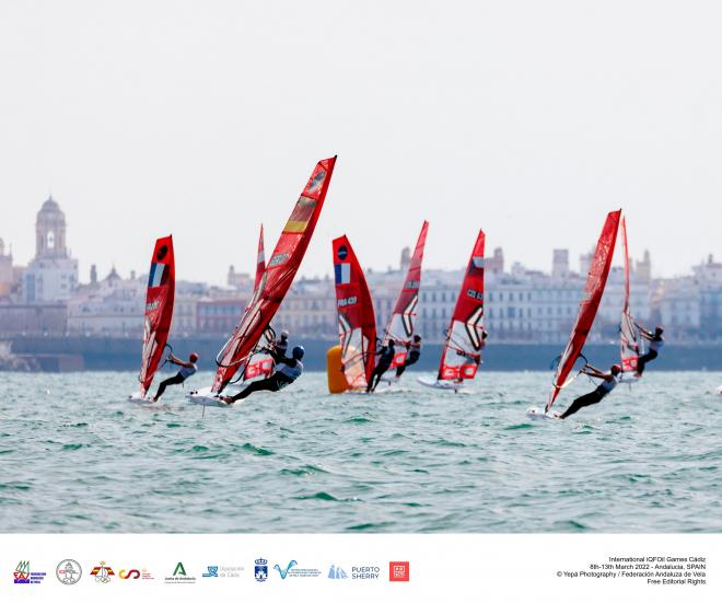 International iQFOil Games Cádiz de Windsurf.