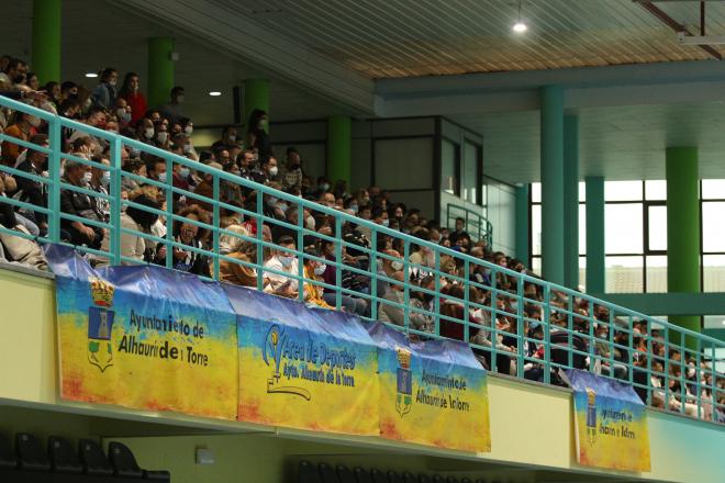 Público congregado en El Limón de Alhaurín de la Torre.