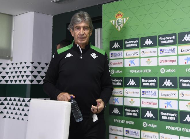 Manuel Pellegrini, entrenador del Betis (foto: Kiko Hurtado).