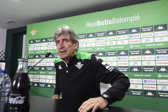 Manuel Pellegrini, entrenador del Betis (foto: Kiko Hurtado).