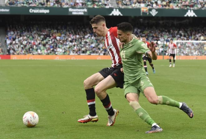 Marc Bartra, en el partido entre el Betis y el Athletic (Foto: Kiko Hurtado).