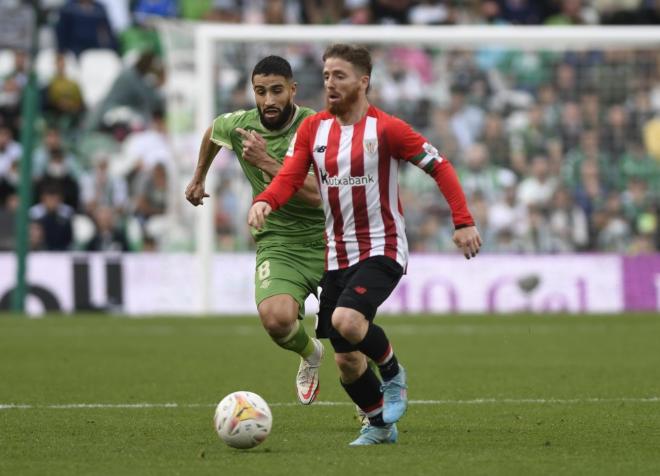 Fekir y Muniain, durante el Betis-Athletic (Foto: Kiko Hurtado).