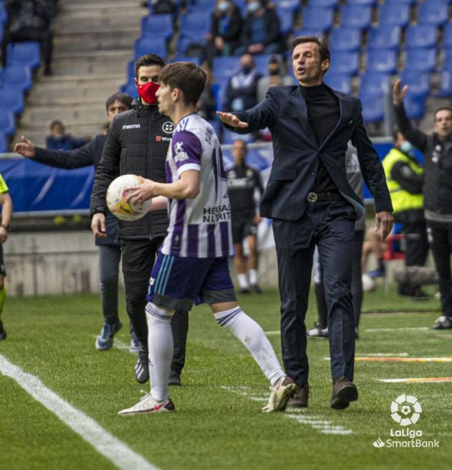 Ziganda, durante el Real Oviedo-Valladolid (Foto: LaLiga).