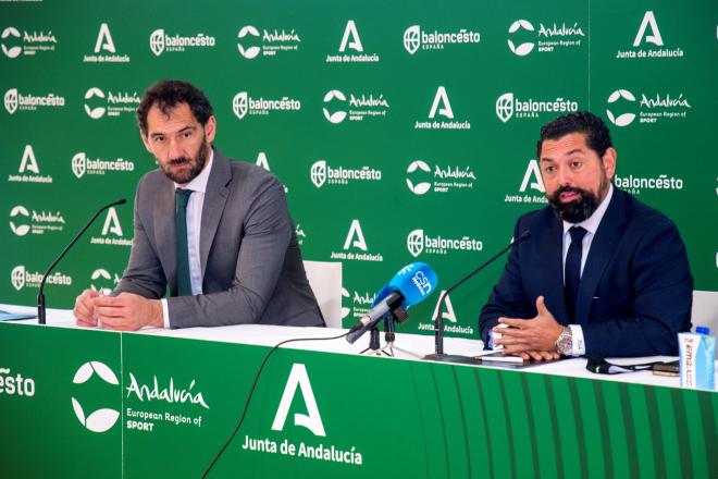 La Junta y la FEB acuerdan que Andalucía será la casa del baloncesto español. (Foto: Consejería