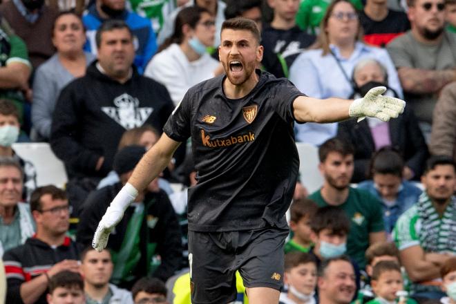 Bronca de Unai Simón ante el Betis en el Villamarín (Foto: Athletic Club).