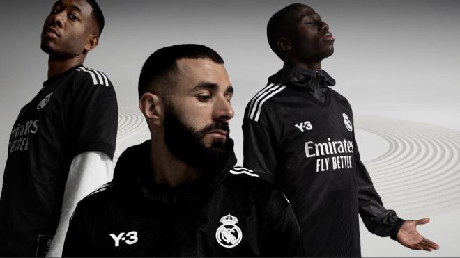 Anuncio de la nueva camiseta del Real Madrid para el clásico