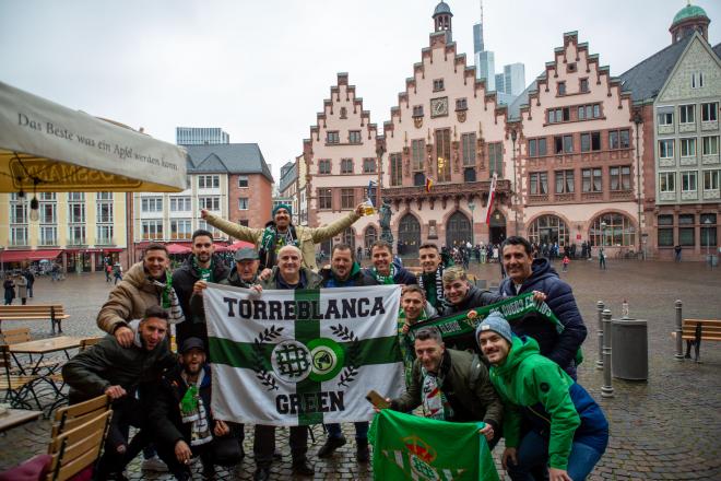 Aficionados del Betis en Frankfurt (Foto: Javier Martín).