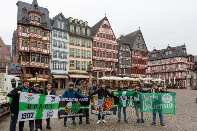 Béticos en Frankfurt (Foto: Javier Martín).