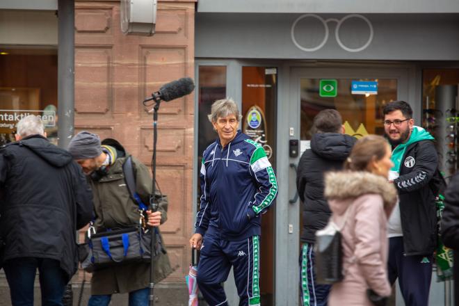 Pellegrini pasea por Frankfurt (Foto: Javier Martín).