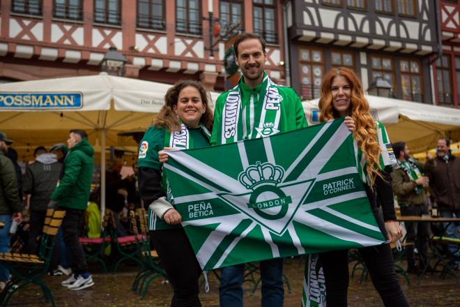 Aficionados del Betis en Frankfurt (Foto: Javier Martín).