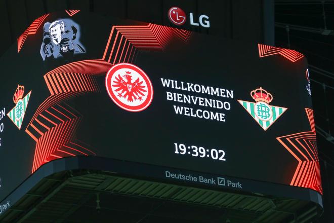 El Betis, ya en el Deutsche Bank Park (Foto: Javier Martín)