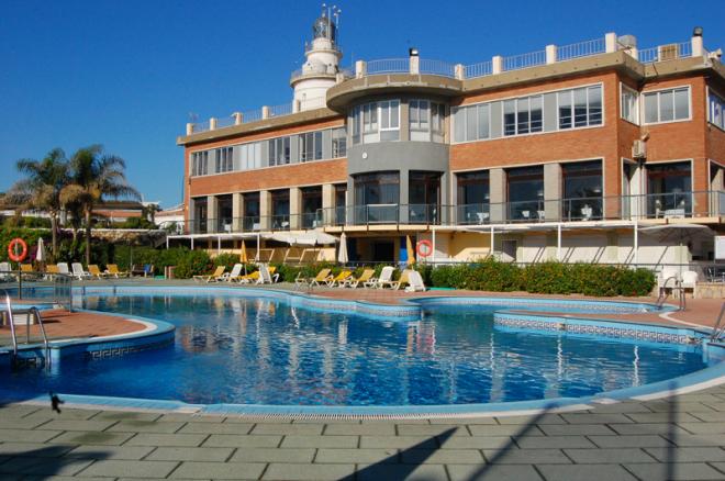 Una imagen de los exteriores del Real Club Mediterráneo de Málaga.