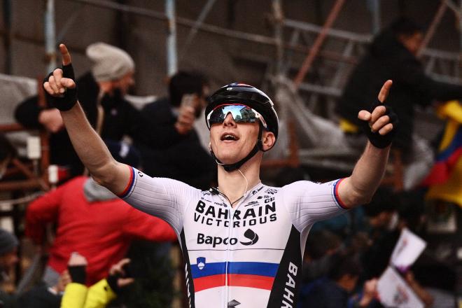 Matej Mohoric vence en la Milan-San Remo 2022 (Foto: Cordon Press).