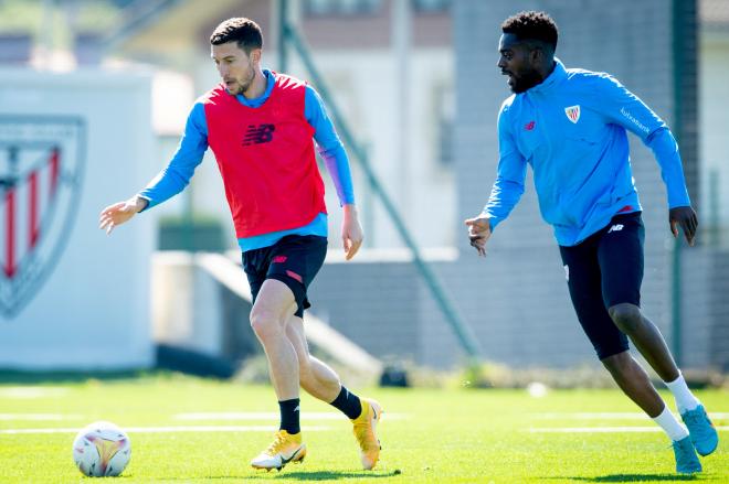 Oscar De Marcos e Iñaki Williams entrenando en Lezama (Foto: Athletic Club).