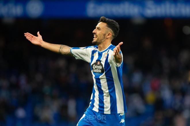 Quiles celebrando uno de sus goles con el Deportivo (Foto: RCD).