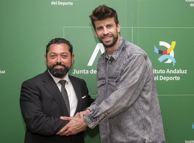 Arrabal y Gerard Piqué, tras una reunión en Málaga por la Copa Davis.