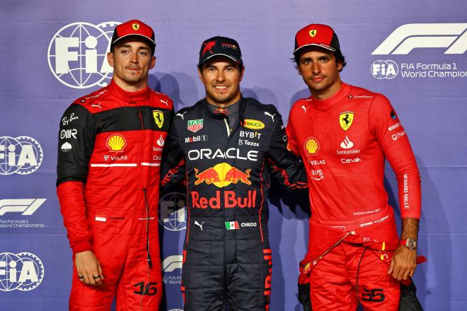 Checo Pérez, Leclerc y Sainz celebran la pole en el Gran Premio de Arabia Saudí (Foto: Cordon Press).