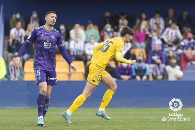 Javi Sánchez se lamenta tras el gol de Óscar Rivas (Foto: LaLiga).