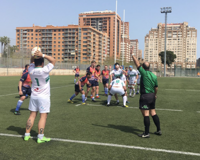 El Valencia Rugby cayó derrotado ayer por 38-58 ante el Babarians de Calvià en el Polideportivo de Quatre Carreres,