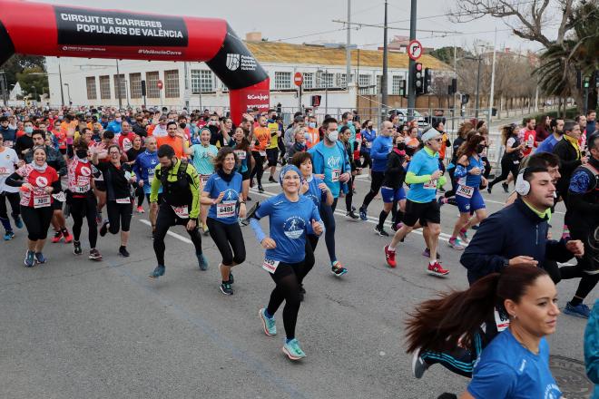 La 3ª Volta a Peu Runners Ciutat de València se impone al mal tiempo con una participación de 2.