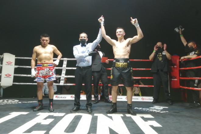 Victoria del prometedor boxeador local Jokin ‘Hunter’ García por KO sobre Sergio González.
