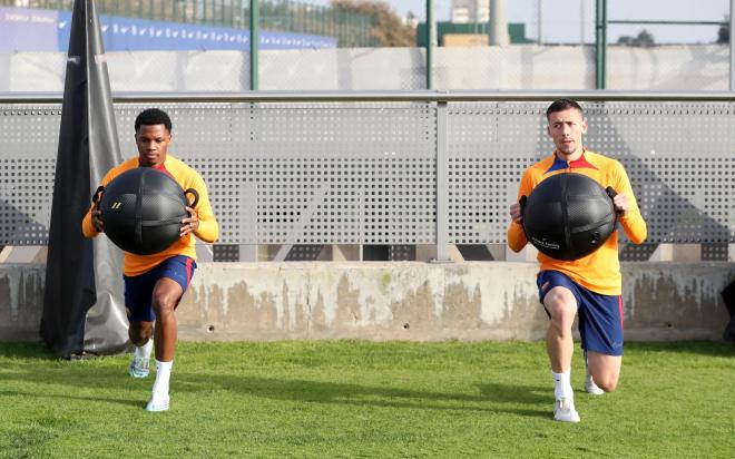 Ansu Fati y Lenglet, en una sesión del Barcelona (Foto: FCB).