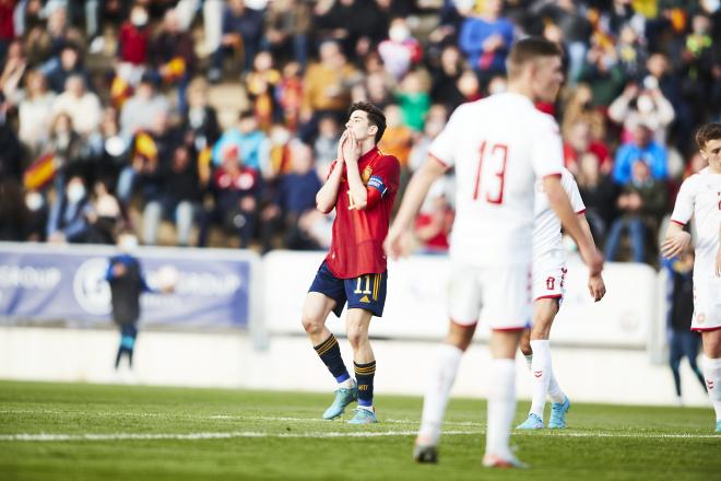 Nico Serrano se lamenta durante el España sub 19-Dinamarca (Fútbol: SeFutbol).