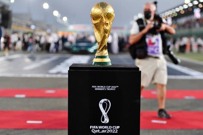 El trofeo de la Copa Mundial de la FIFA 2022 (FOTO: EFE).