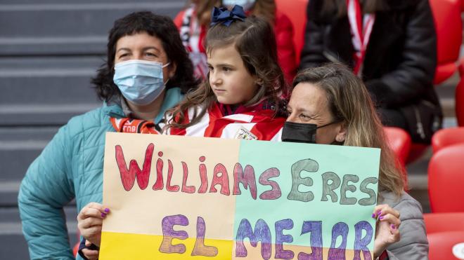 Cartel de apoyo a Iñaki Williams ante el Elche en San Mamés (Foto: Athletic Club).