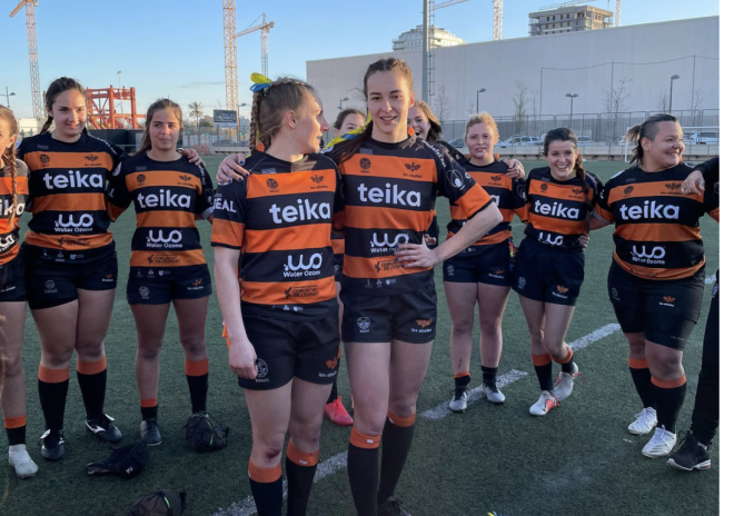 Dos jugadoras refugiadas ucranianas debutan con Les Abelles