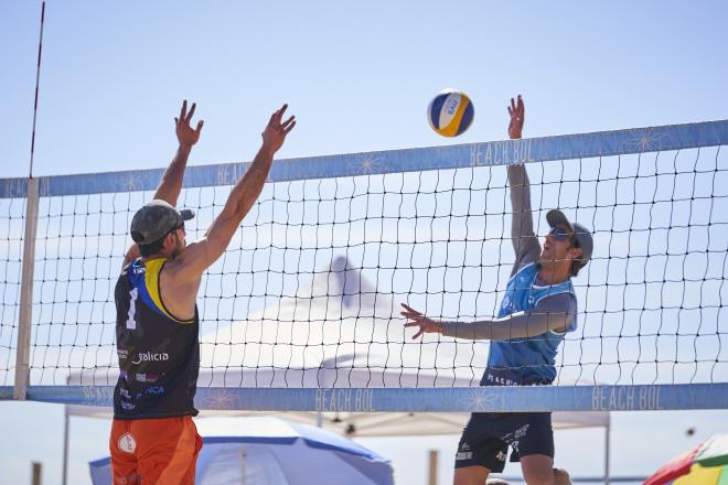 Los equipos del BeachBol Valencia se clasifican para la fase final de la LNVP