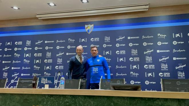 Manolo Gaspar y Pablo Guede, en la presentación del entrenador (Foto: María Naranjo).