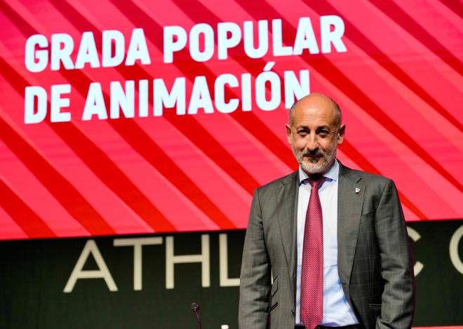 Aitor Elizegi, en la Asamblea sobre la Grada Popular de San Mamés (Foto: Athletic Club).